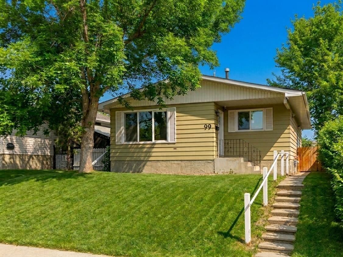 Property Photo:  99 Dovercliffe Way SE  AB T2B 1W6 