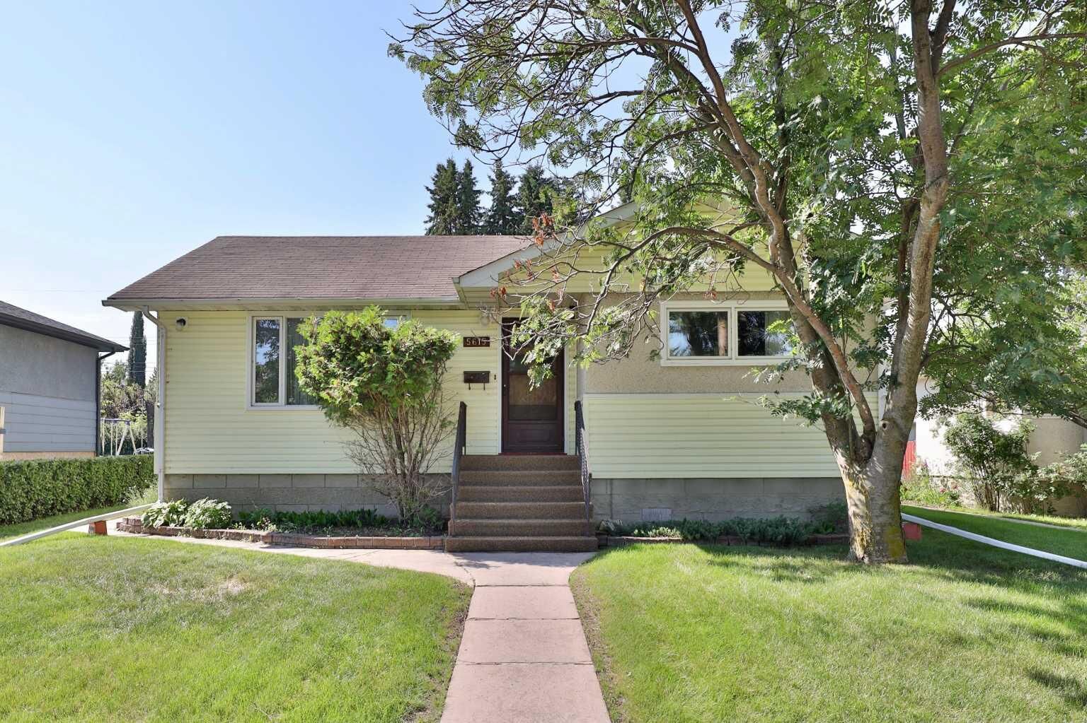 Property Photo:  5615 51 Avenue  AB T4V 0W3 