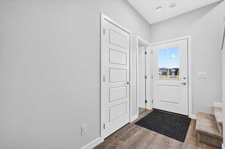 Property Photo:  321 Hotchkiss Drive SE 605  AB T3S 0X5 