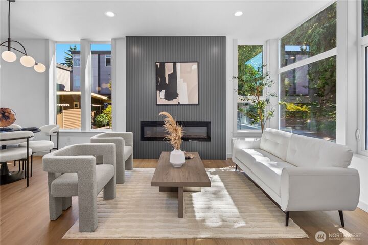 Property Photo: 3035 A 21st Avenue W WA 98199