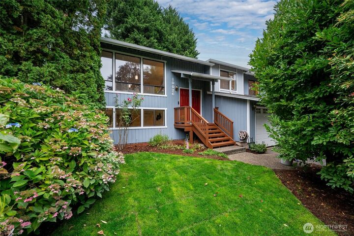 Property Photo: 10026 NE 140th St WA 98034