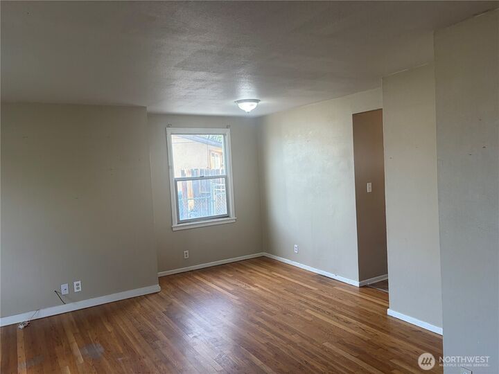Property Photo:  427 N Mattson Drive  WA 98837 