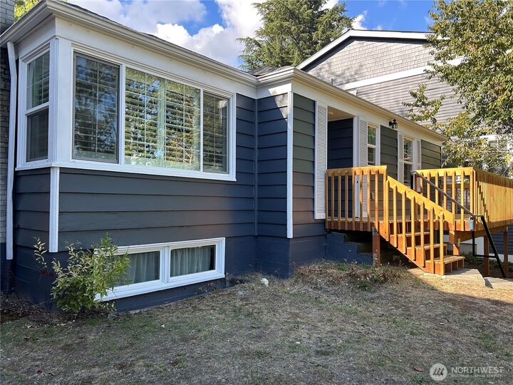 Property Photo:  6507  58th Avenue NE  WA 98115 