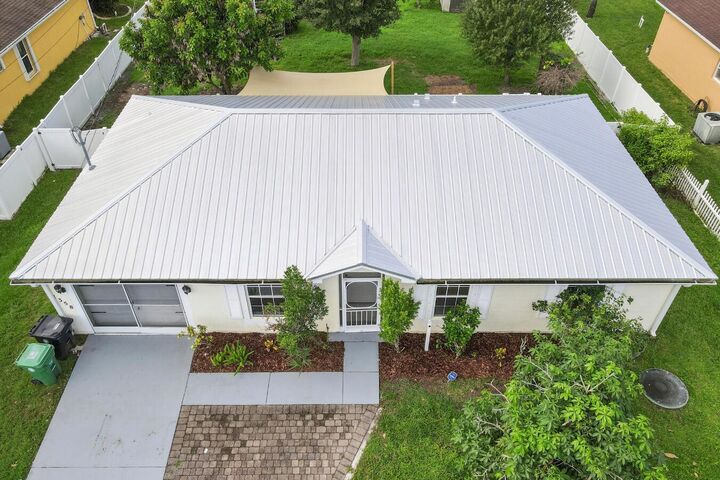 Property Photo: 1358 SW Prairie Circle FL 34953