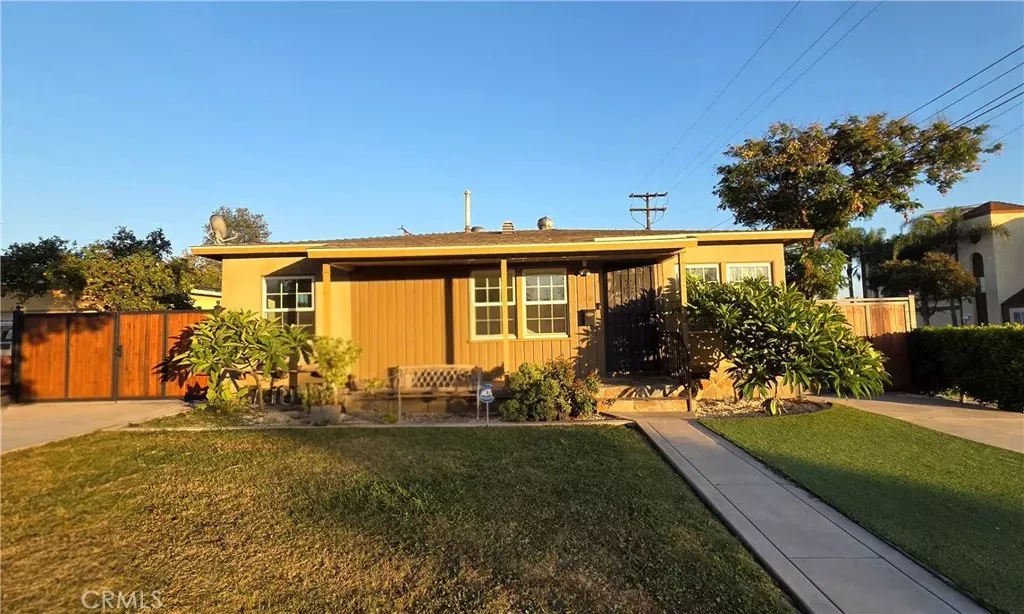 Property Photo: 13287 Helmer Drive CA 90602