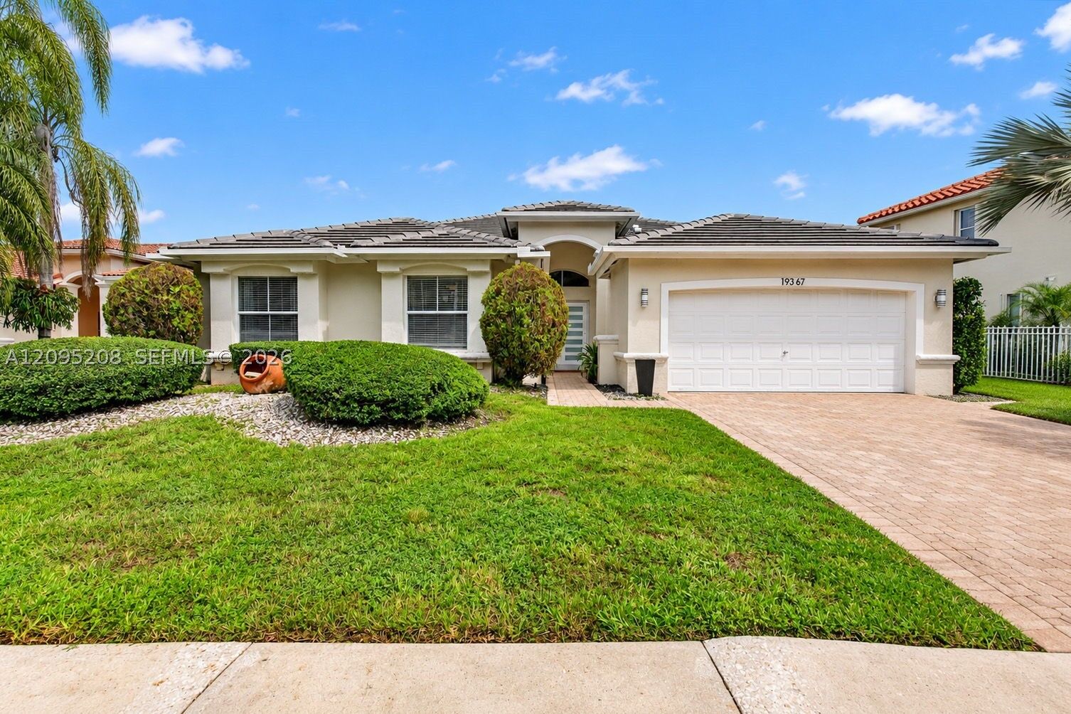 Property Photo: 19367 NW 23rd St FL 33029