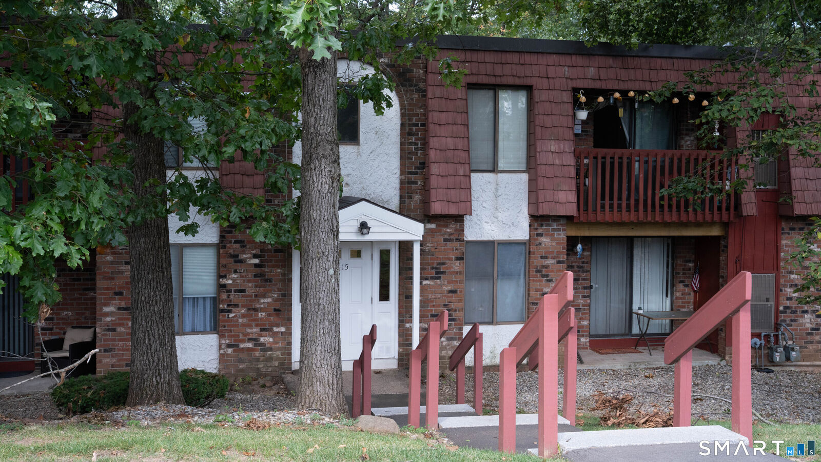 Property Photo:  15 Woodsedge Drive  CT 06111 