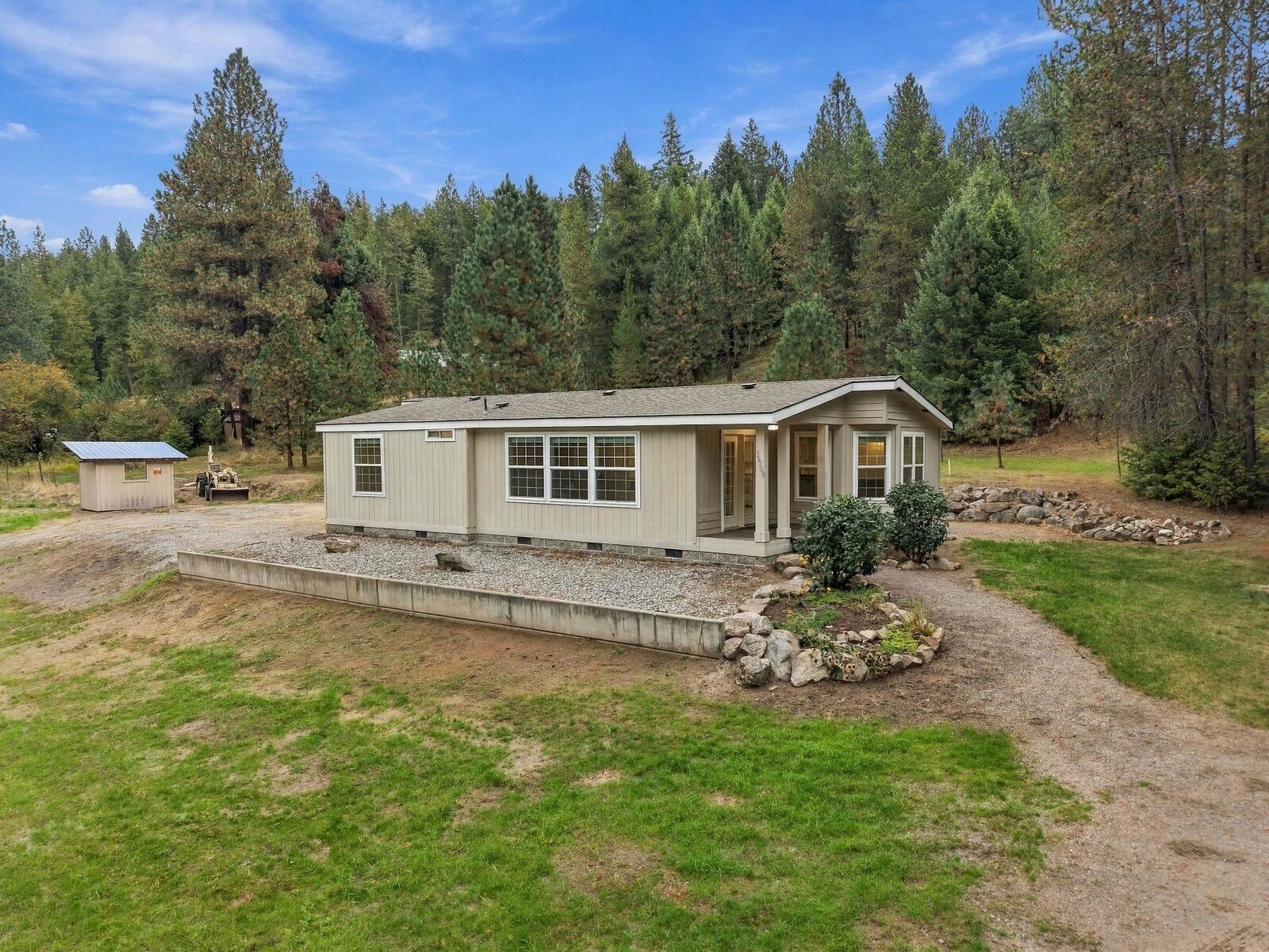 Property Photo:  39208 N Elk-Chattaroy Rd  WA 99009 