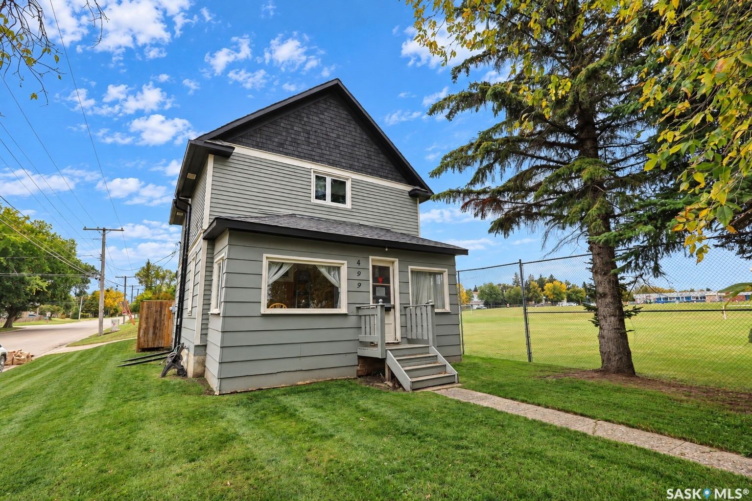 Property Photo: 499 23rd Street E SK S6V 1P9