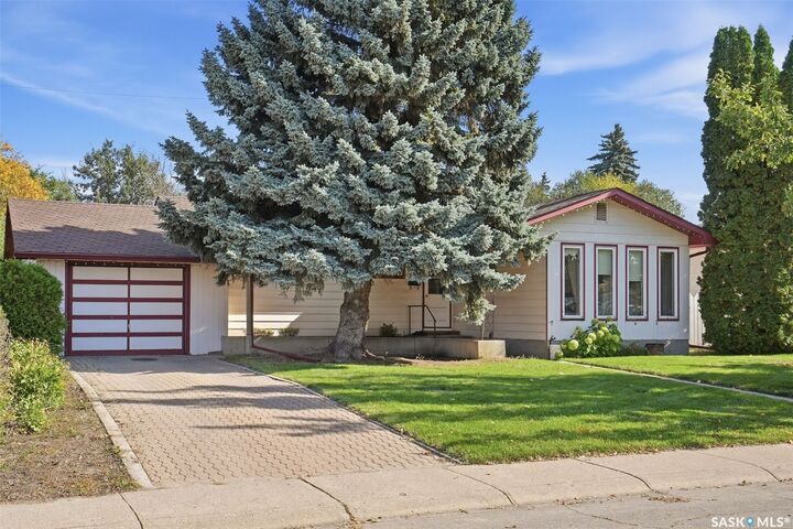 Property Photo: 219 Egbert Avenue SK S7N 1X2