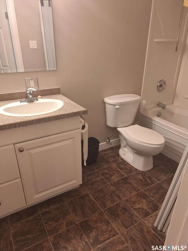Property Photo:  50 Spence Street 15  SK S4S 4H4 