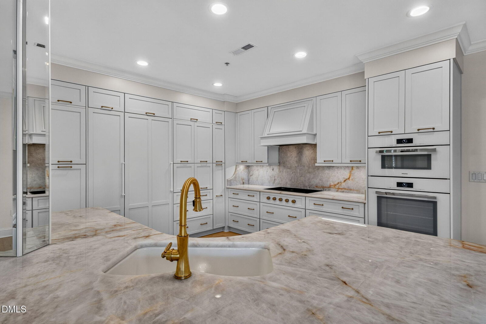 Property Photo:  2801 Glenwood Gardens Lane 203  NC 27608 
