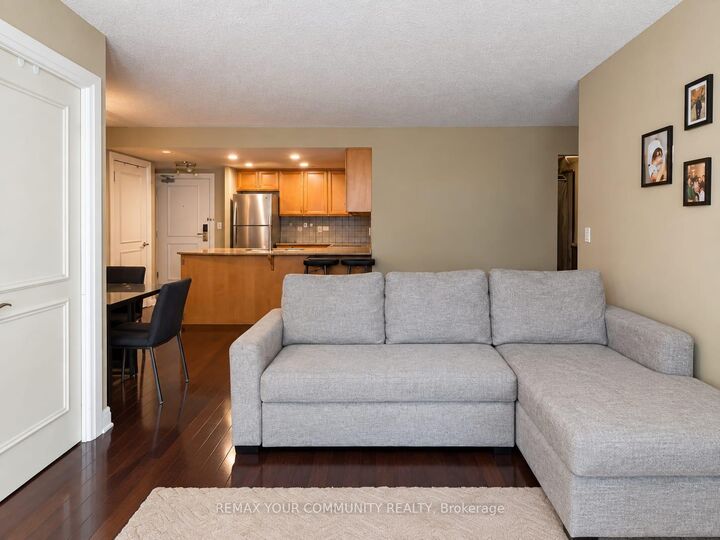 Property Photo:  2727 Keele Street 619  ON M3M 2E9 