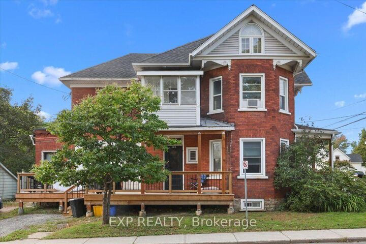 Property Photo: 110 Chambers Street ON K7A 2Z1