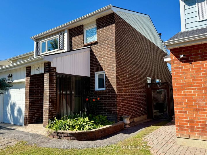 Property Photo:  43 Wessex Road 43  ON K2J 1X2 