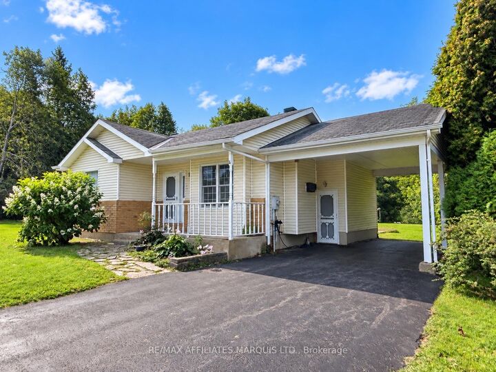 Property Photo:  82 Columbia Avenue  ON K0C 1P0 