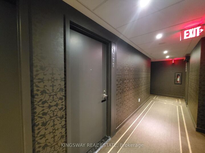 Photo de la propriété:  197 Yonge Street 1111  ON M5B 0C1 