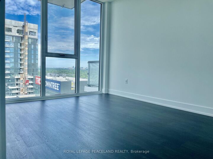 Property Photo: 30 Inn On The Park Drive 3511 ON M3C 0P8