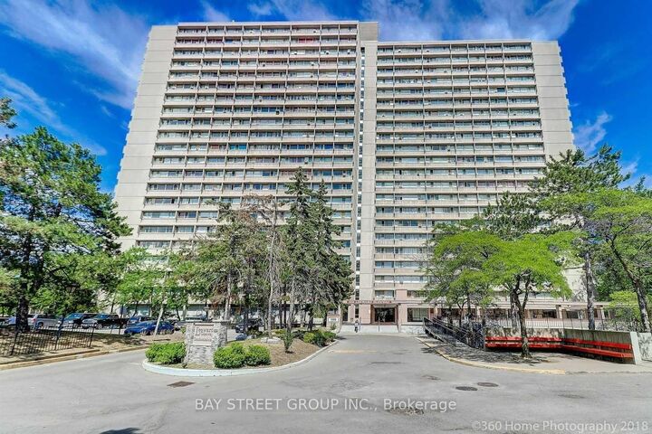 Property Photo:  100 Leeward Glenway 1010  ON M3C 2Z1 