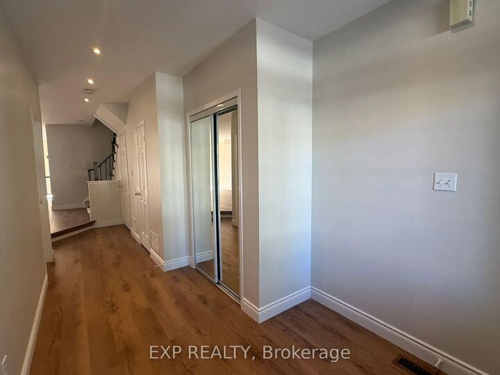 Property Photo:  7683 Black Walnut Trail  ON L5N 8A6 