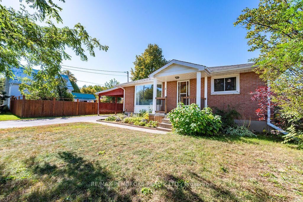 Property Photo:  3 Elliott Street  ON K0J 1C0 