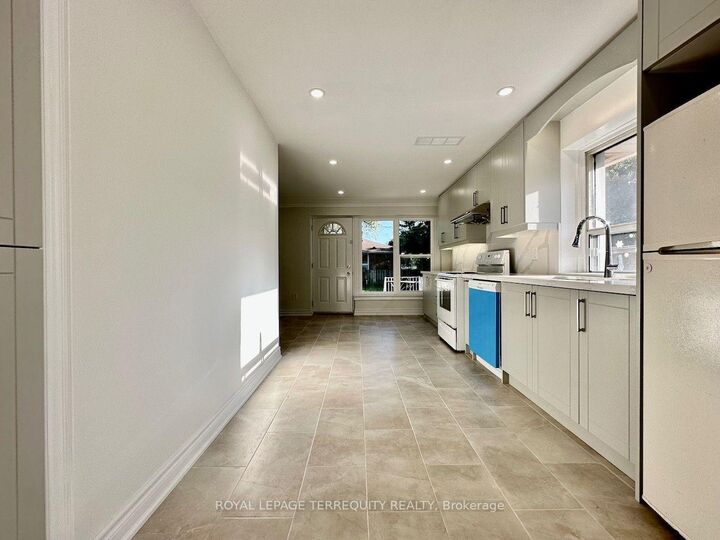Property Photo: 21 Janet Boulevard Main Level ON M1R 1H5