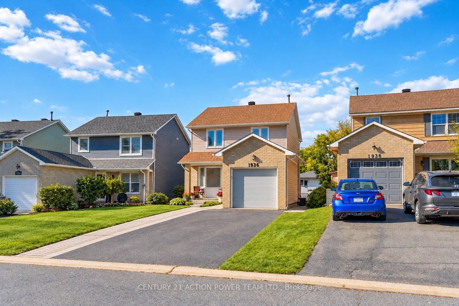 Property Photo:  1936 Longman Crescent B  ON K1C 5G6 