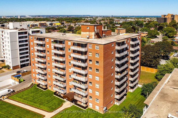 Property Photo:  851 Queenston Road 604  ON L8G 1B4 
