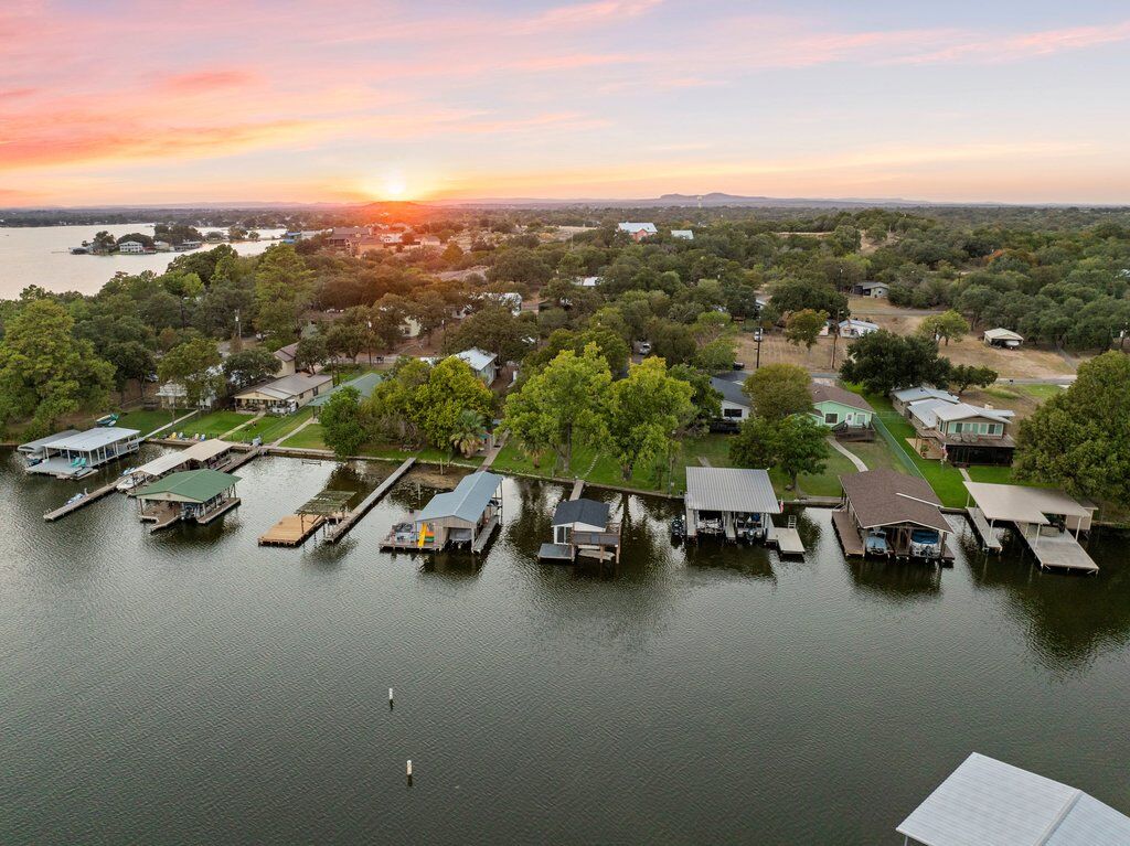 Property Photo:  912 Hill Circle West Drive  TX 78654 