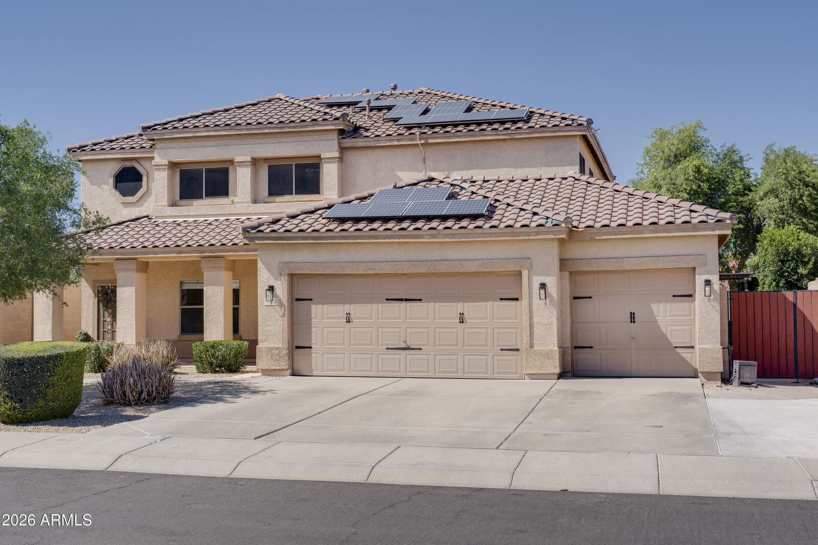 Property Photo:  10610 W Country Club Trail  AZ 85383 