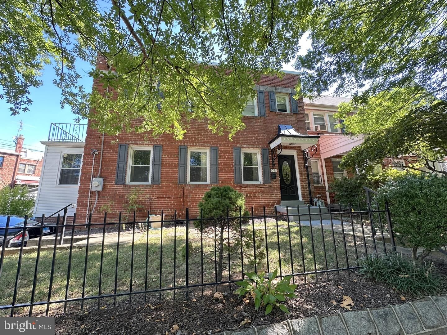 Property Photo:  59 Farragut Place NW  DC 20011 