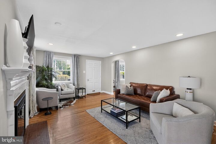Property Photo:  329 Lynbrooke Road  PA 19064 