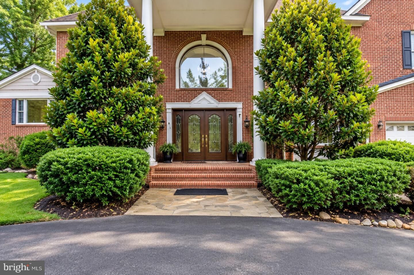 Property Photo: 5124 Kenwood Drive VA 22003