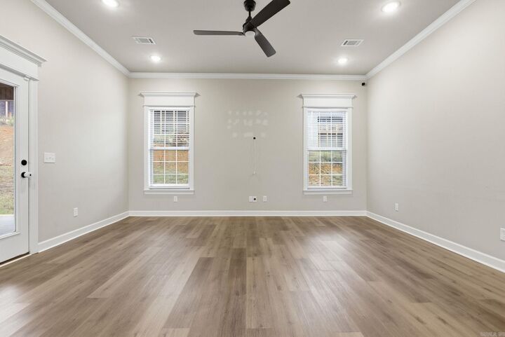 Property Photo: 17105 Willow Creek Drive AR 72120
