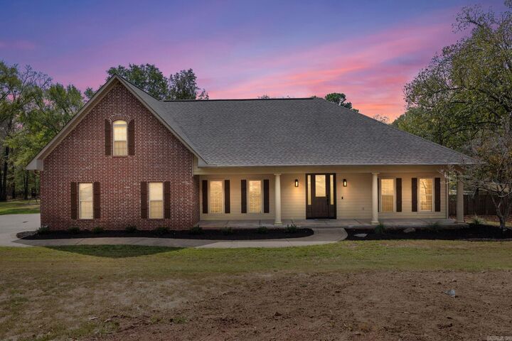 Property Photo: 170 Parkway Square AR 71964