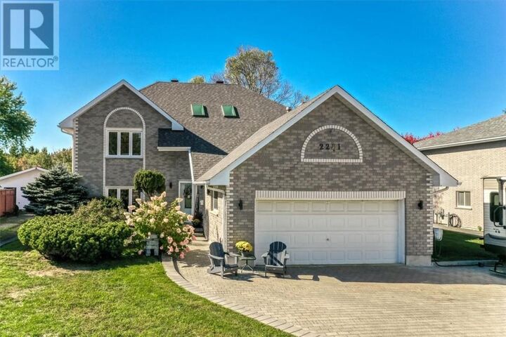 Property Photo:  2281 Fleming Street  ON P3N 1L7 