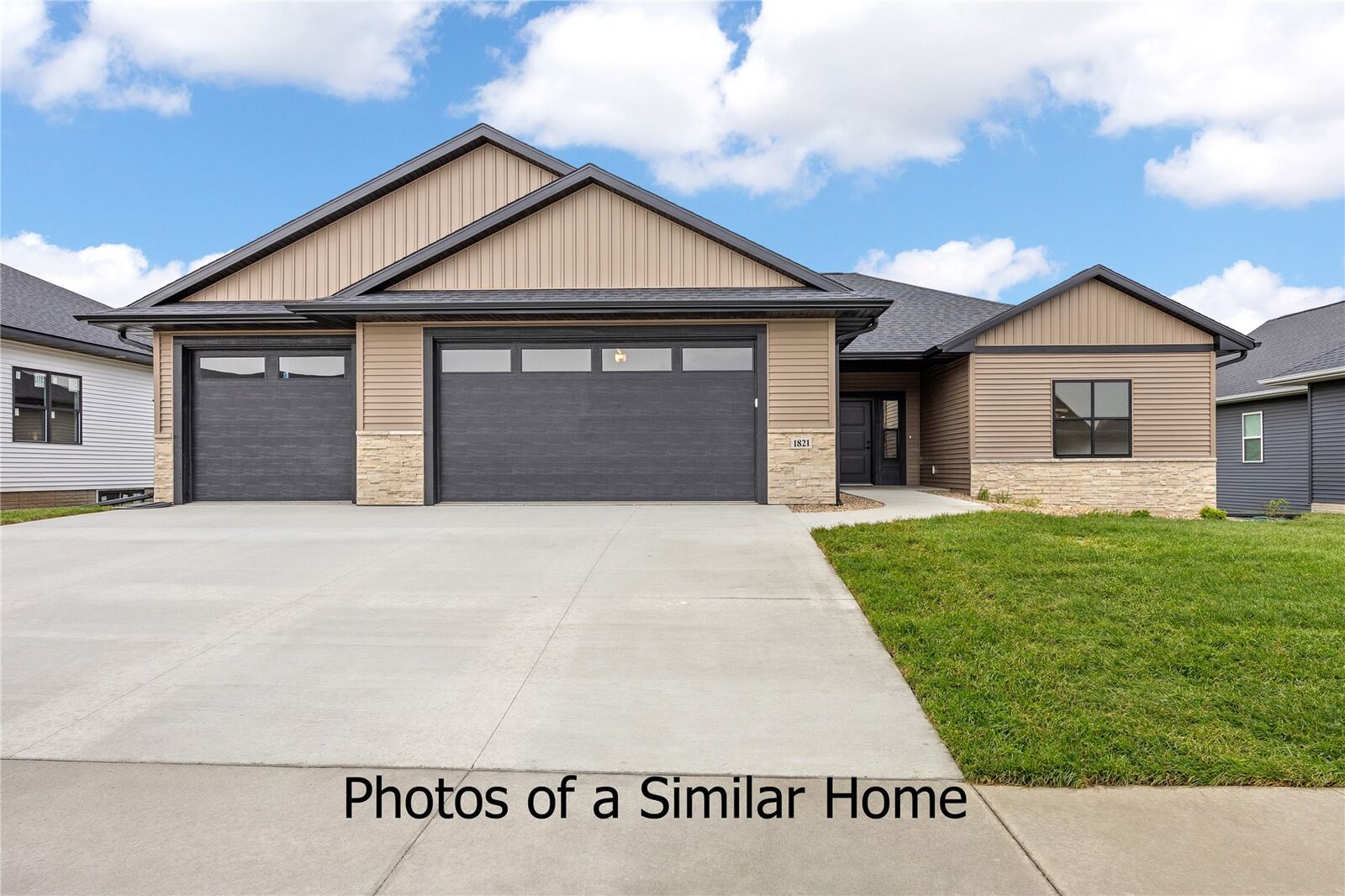 Property Photo: 3226 Platinum Way IA 52303