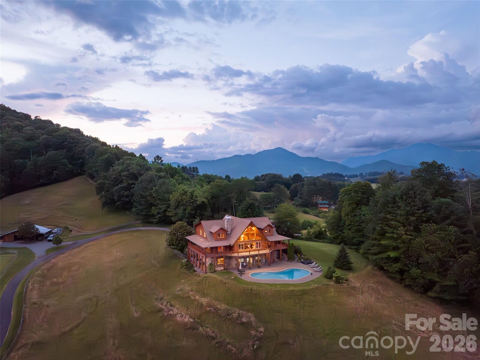 Property Photo:  316 Stevenson Cove Road  NC 28785 