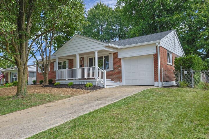 Property Photo: 8422 Chesswood Drive OH 45239
