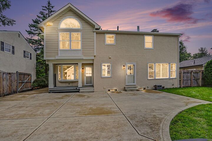 Property Photo:  2553 Chester Road  OH 43221 
