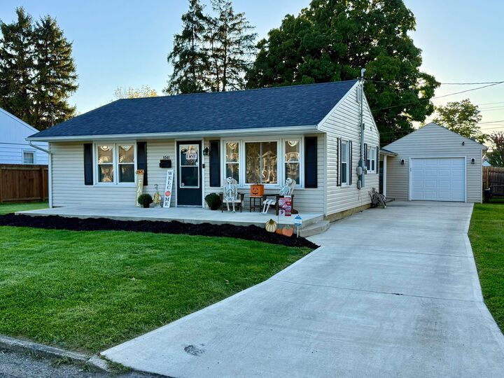 Property Photo:  1041 Sunshine Street  OH 43113 
