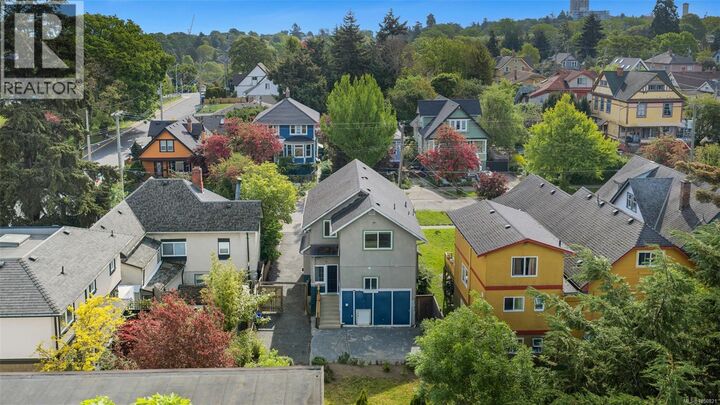 Property Photo:  1622 Camosun Street  BC V8T 3E6 