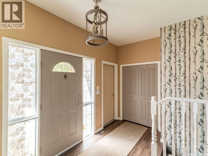 Property Photo:  412 4th Street E  SK S0K 4S0 