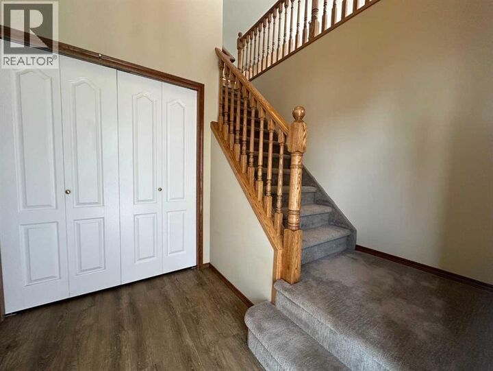 Property Photo:  32 Daines Avenue  AB T4R 2Z5 