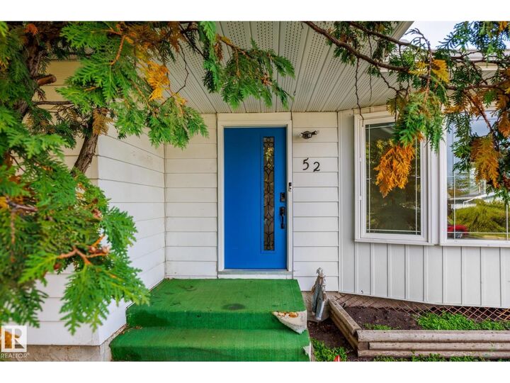 Property Photo:  52 Belleville Av NW  AB T7X 1J7 