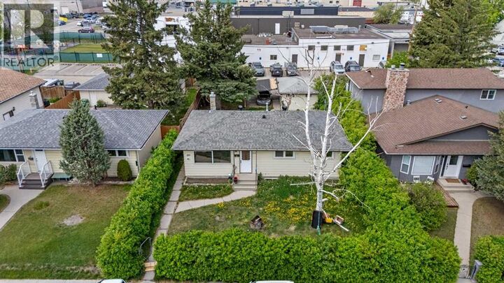 Property Photo: 616 34 Avenue Northeast AB T2E 2K2