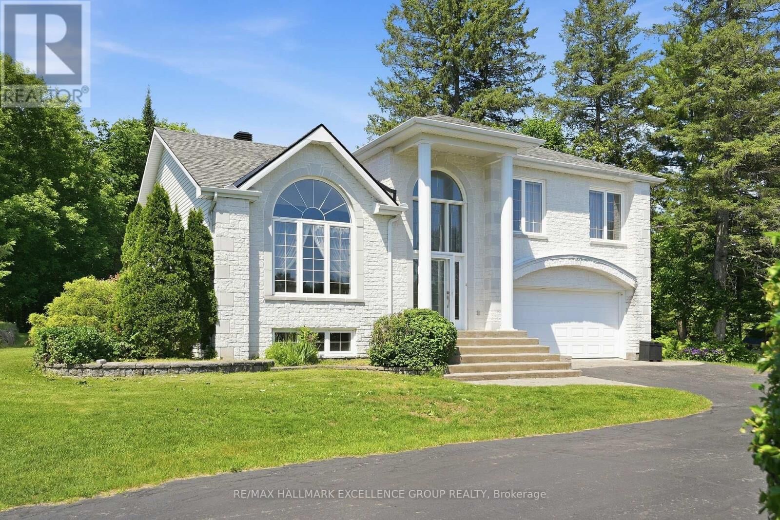 Property Photo:  480 Du Ruisseau Street  ON K4K 1K7 