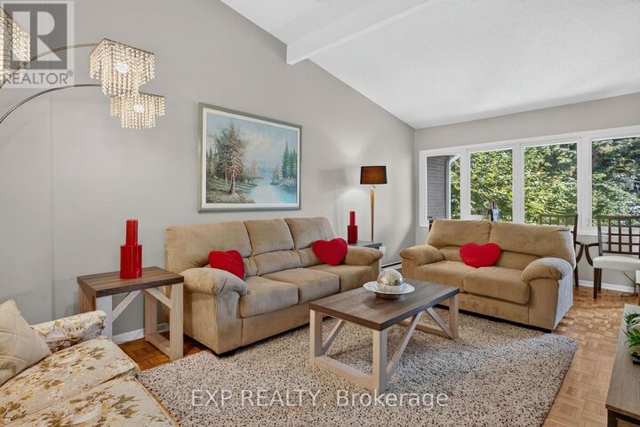Property Photo:  109 Woodfield Drive North  ON K2G 0A1 