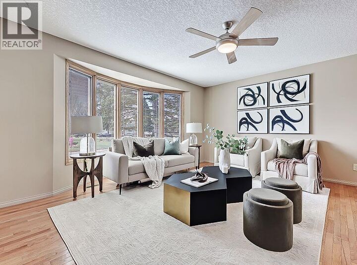 Property Photo: 44 Granlea Place Southwest AB T3E 4K2