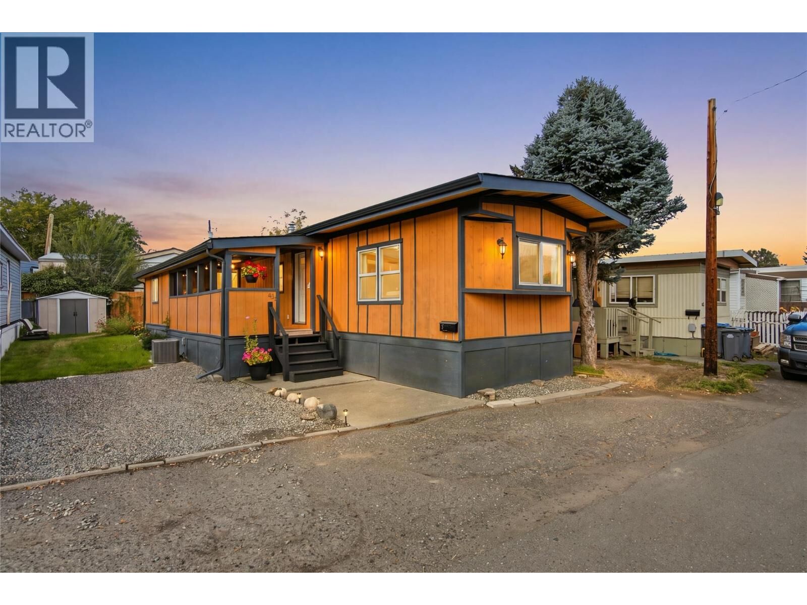 Property Photo:  44 Edward Street 44E  BC V2B 4G1 